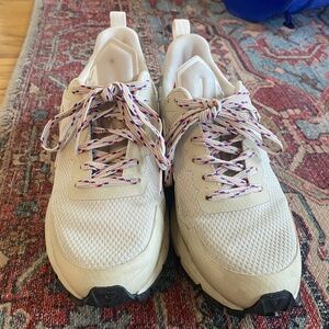 Veja Venturi Sneakers (Women’s)